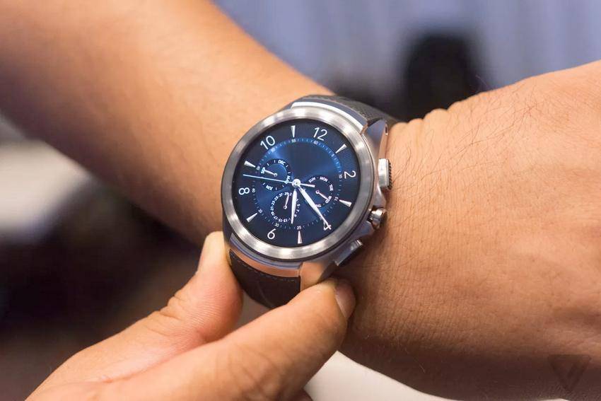 https://cdn.idntimes.com/content-images/post/20160905/lg-urbane-2-lte-db5c9a9d8f09124ceb7b833603e779f7.jpg