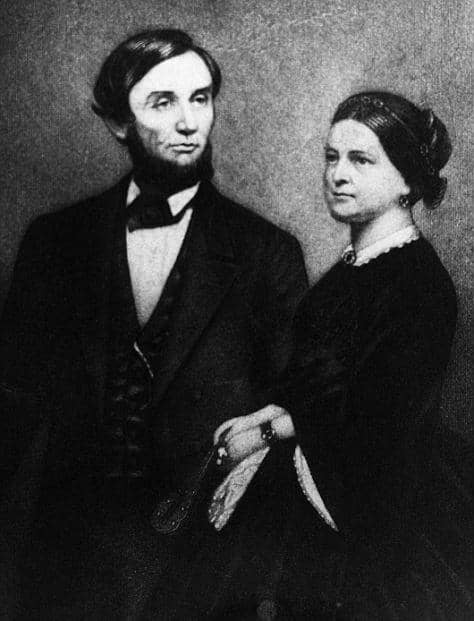 https://cdn.idntimes.com/content-images/post/20161103/lincoln-and-wife-daily-mail-5441322c32de6e2e74b79dacae3a6785.JPEG