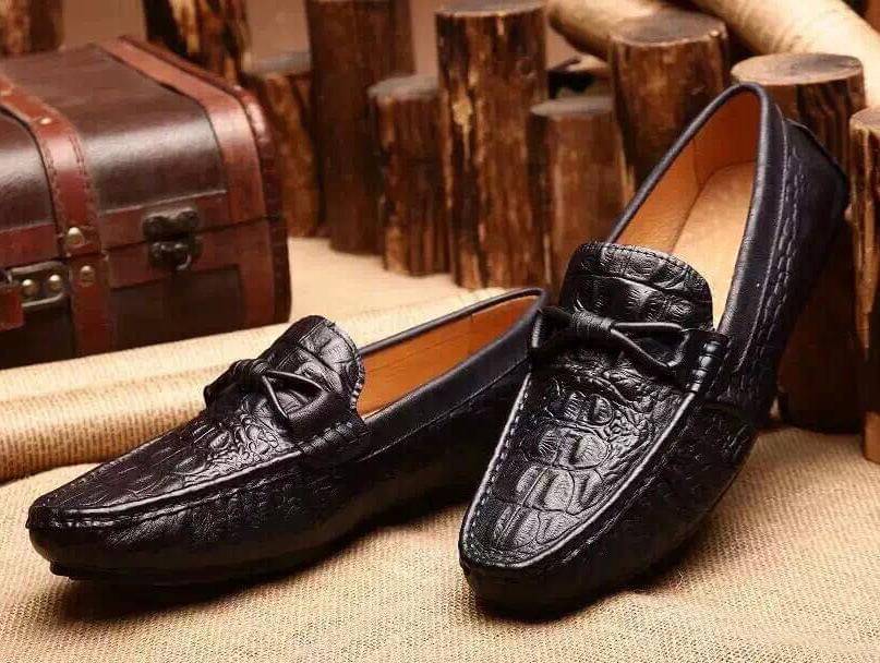 https://cdn.idntimes.com/content-images/post/20170517/luxury-brand-alligator-men-casual-shoes-cowhide-men-leather-shoes-slip-on-black-driving-shoes-men-5df7e1b8547b39194b7666b1f7b39ddc.jpg