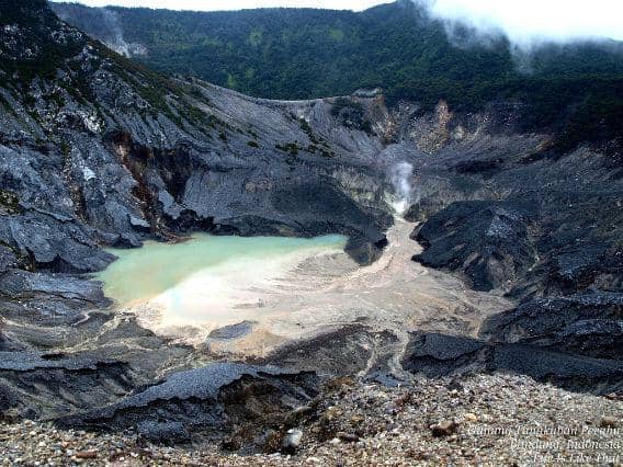 http://cdn.idntimes.com/content-images/post/20150915/maestrobali.com_tangkubanperahu-w568-h500.jpeg