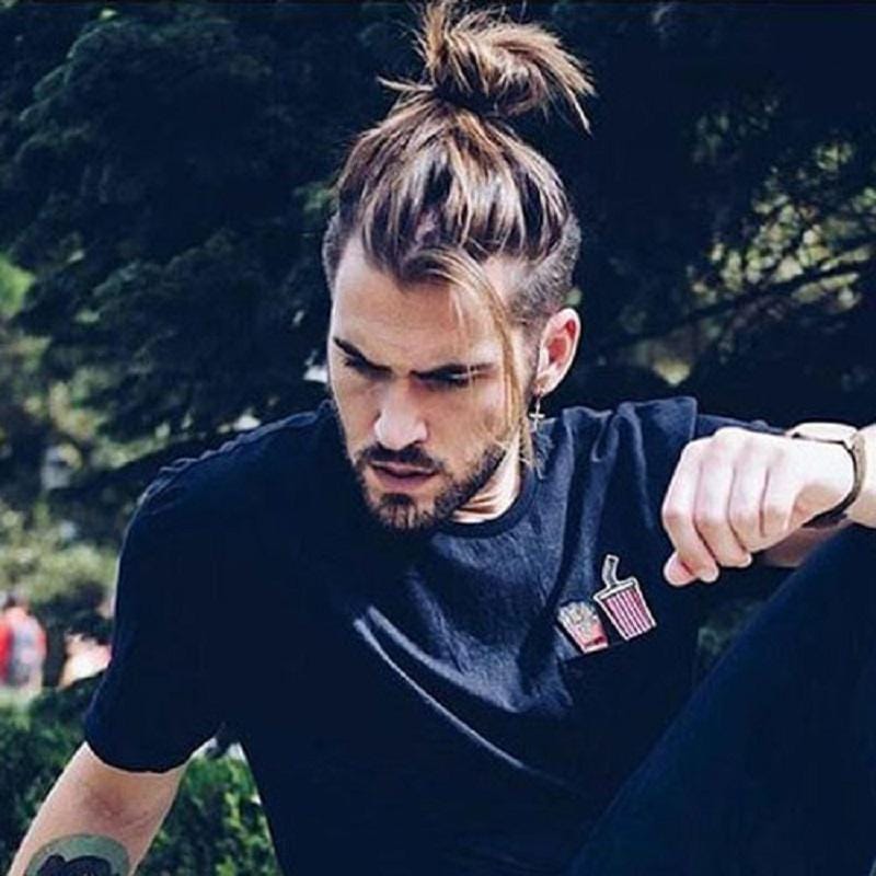 https://cdn.idntimes.com/content-images/post/20170505/man-bun-styles-bebe77dabe6e5287cc4ab8408510d1b4.jpg