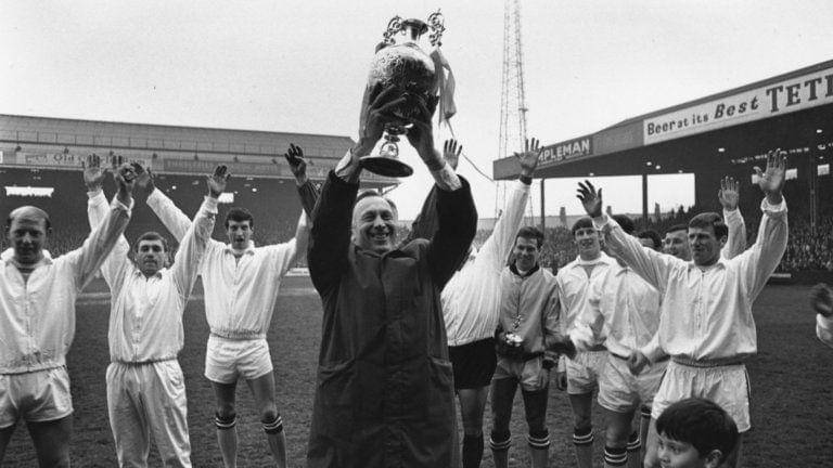 http://cdn.idntimes.com/content-images/post/20160427/manchester-city-joe-mercer-1968-league-title-maine-road-3417685-d1aced83a9a2b4653661d3953f7b3cc0.jpg