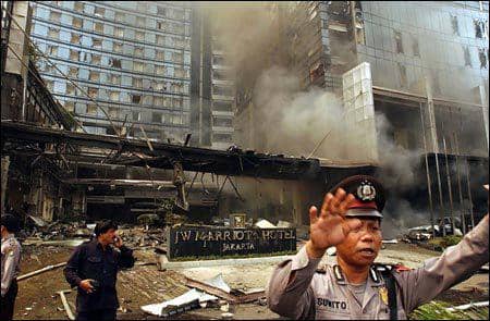 http://cdn.idntimes.com/content-images/post/20150820/marriotbombing2003(thetbjoshuafanclub.wordpress.com).jpg