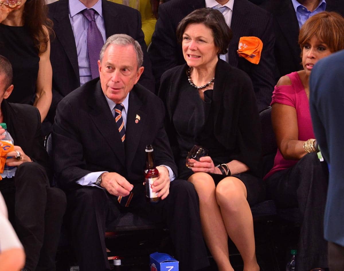 https://cdn.idntimes.com/content-images/post/20170407/mayor-michael-bloomberg-diana-taylor-knicks-game-1c6ced86ce5158498097f98c64068199.jpg