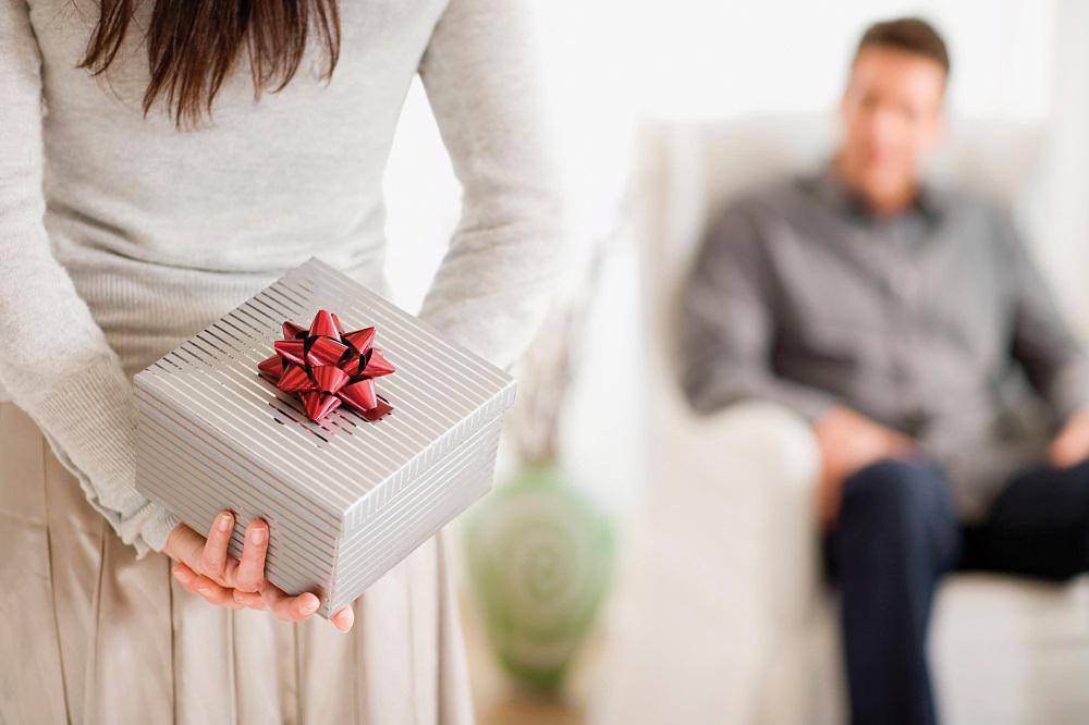 http://cdn.idntimes.com/content-images/post/20160627/me-giftsurprisecouple4-6636f535225ee252b6c47bf67a969f8b.jpg