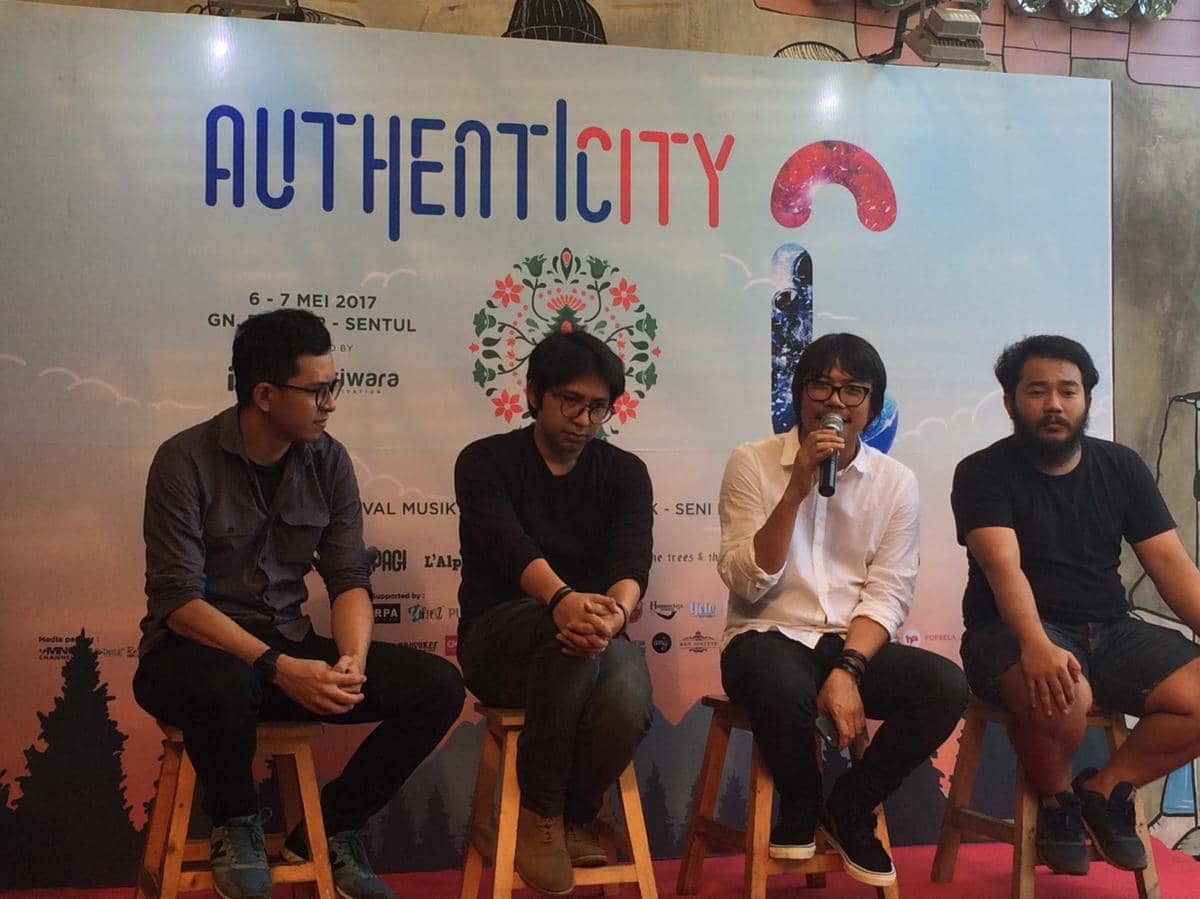 https://cdn.idntimes.com/content-images/post/20170502/melodi-alam-presscon-ridho-gitaris-mr-sonjaya-febry-senar-senja-anes-authentic-city-reza-panitia-melodi-alam-579dbc7442082b39c99acc5445f79261.jpg