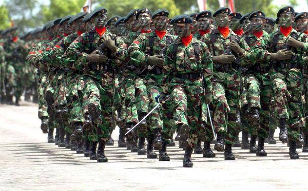 http://cdn.idntimes.com/content-images/post/20160206/militer-pirasicom-w600-h1000-e577c0370787b2dd3cc3004813207d1d.jpg
