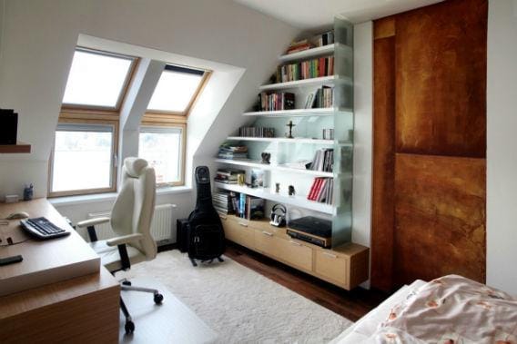 http://cdn.idntimes.com/content-images/post/20151207/modern-ideal-and-unique-home-office-design-for-small-home-office-in-apartment-neopolis-e3084d73010c32d0d2eea38f7f922ec0.jpg