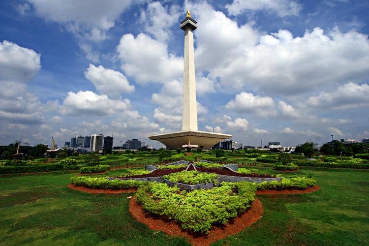 http://cdn.idntimes.com/content-images/post/20160725/monas-3-2b995d2748384c38c97785c50cd1ec9d.jpg