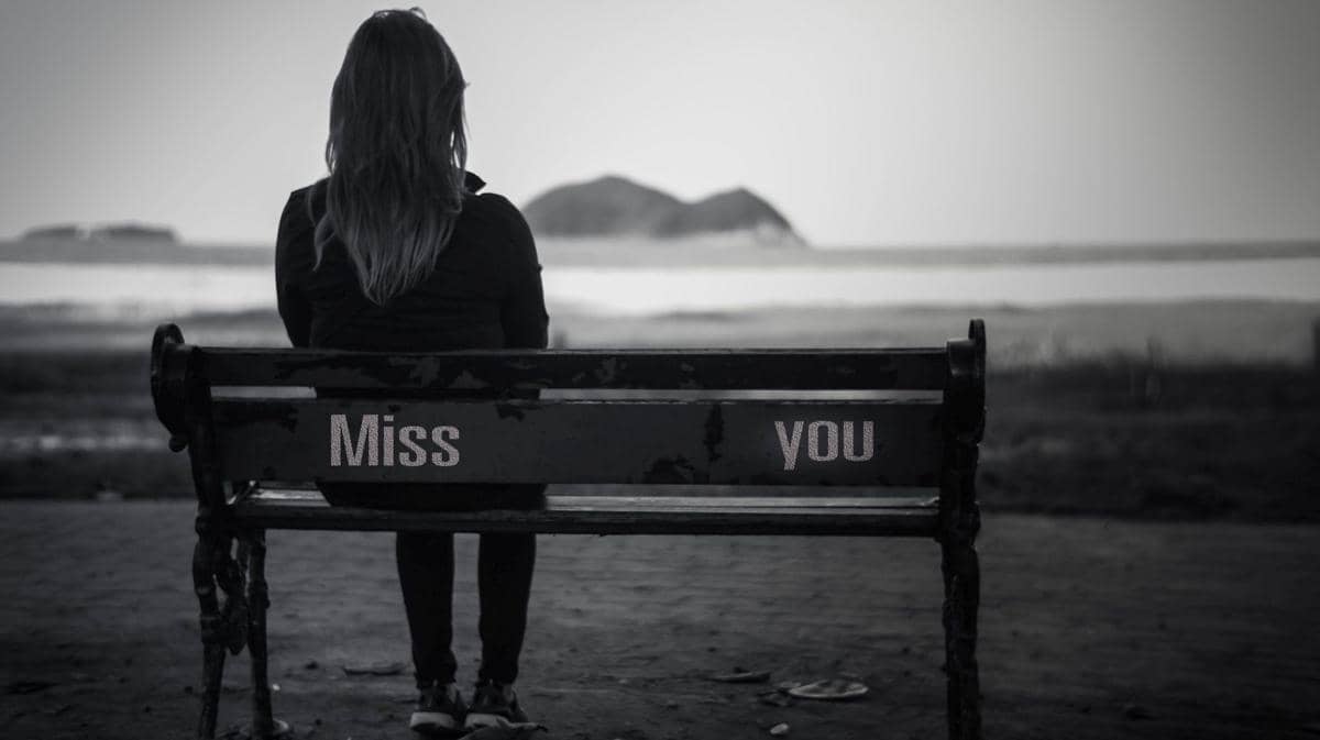 https://cdn.idntimes.com/content-images/post/20160525/mood-girl-a-woman-girl-bench-bench-shop-shop-sadness-sadness-longing-loneliness-miss-you-black-and-white-blur-background-wallpaper-widescreen-full-screen-widescreen-hd-wallpapers-background-wallpaper-b6d606fed2ad4c38c9e2ca5a3cb9af11.jpg
