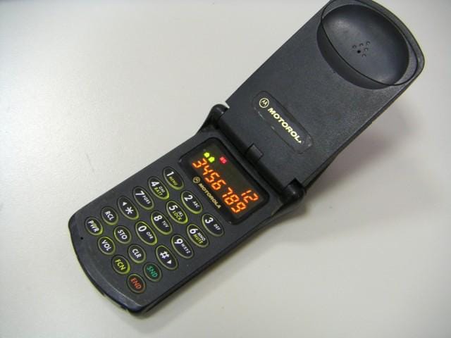 https://cdn.idntimes.com/content-images/post/20170207/motorola-startac-9e08e120e21d981b706186b15eb98125.jpg