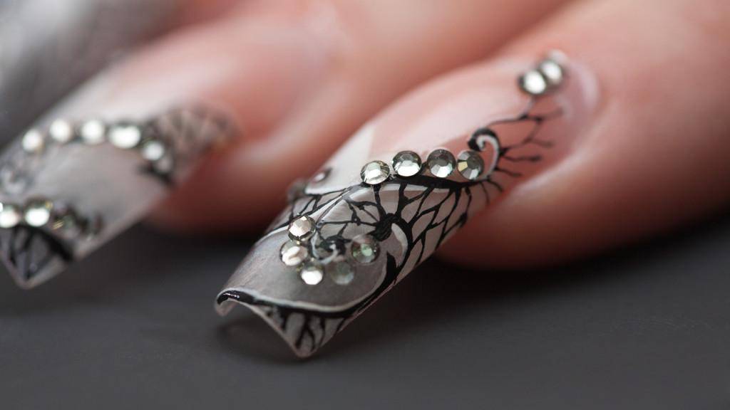 http://cdn.idntimes.com/content-images/post/20160826/nail-art-diy-cvr-1-1024x576-39cfa31a4f6a934589087bf92efc6b3a.jpeg
