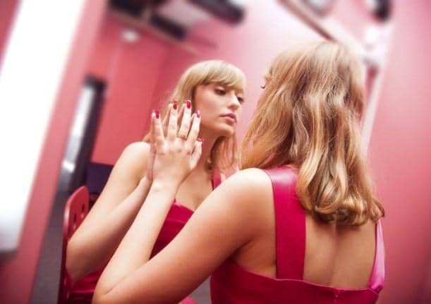 https://cdn.idntimes.com/content-images/post/20170421/narcissism-2-7051db816e5e820b2289d13fa66acd89.jpg