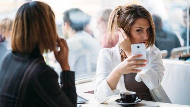 https://cdn.idntimes.com/content-images/post/20170421/narcissist-friends-c657c52ba1ad1b7b809e4379a6bdb51f.jpg