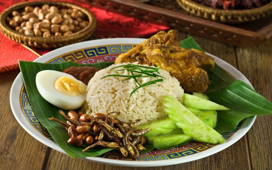 https://cdn.idntimes.com/content-images/post/20170516/nasi-lemak-1fe82414bde749a39d81afd676dd056e.jpg