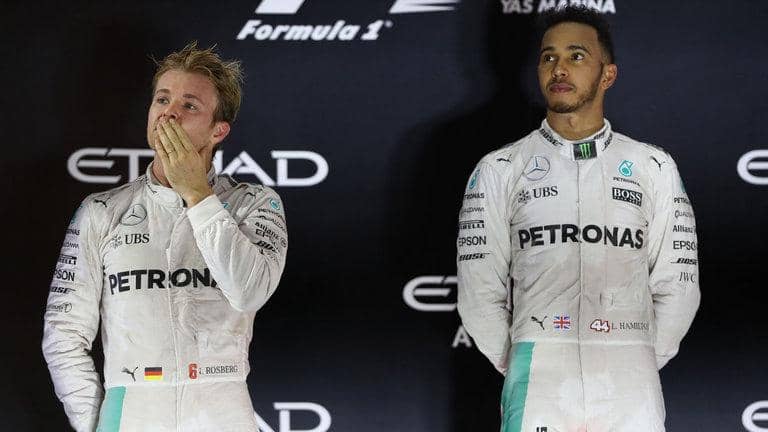 https://cdn.idntimes.com/content-images/post/20161128/nico-rosberg-lewis-hamilton-mercedes-2016-abu-dhabi-gp-3841502-4f5db7f672de0eb77fffa9bc81757684.jpg