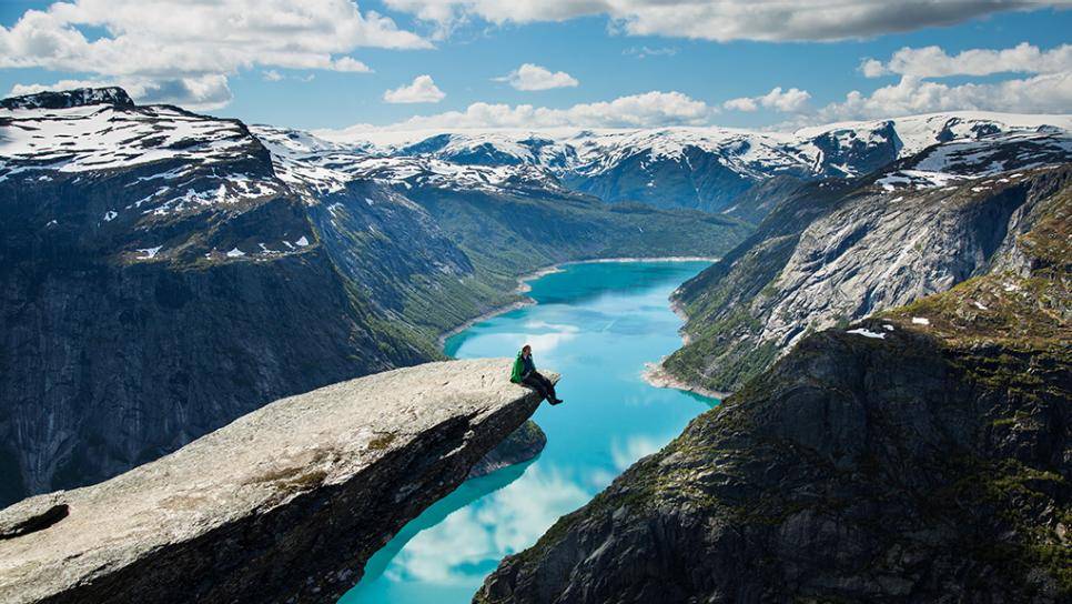 http://cdn.idntimes.com/content-images/post/20160719/norway-trolltunga-mountainrendtccom966544-82850349f86096f7cd41d5419dfe109b.jpeg