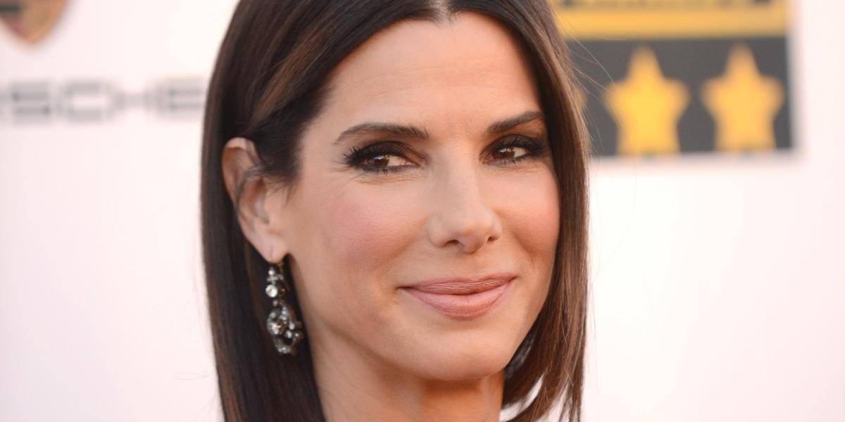 https://cdn.idntimes.com/content-images/post/20170418/o-sandra-bullock-facebook-da68aba70b10c842183baaabe6929d82.jpg