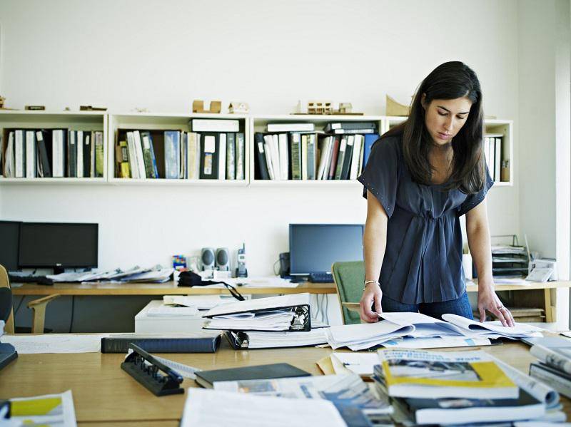 https://cdn.idntimes.com/content-images/post/20170502/o-woman-working-office-facebook-d7a279e1013dadf6bb192c24c34dc094.jpg