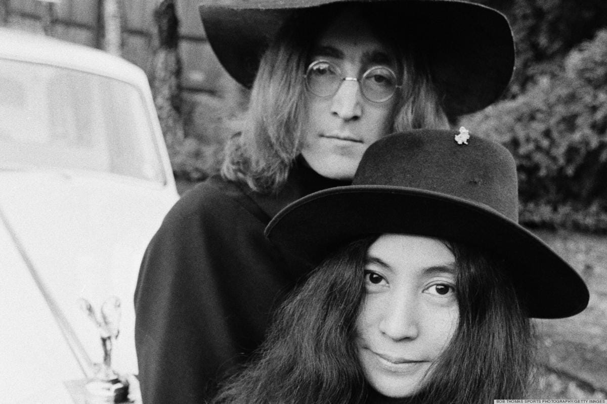 http://cdn.idntimes.com/content-images/post/20160811/o-yoko-ono-john-lennon-facebook-1239f3278715e59365b3234770097cca.jpg