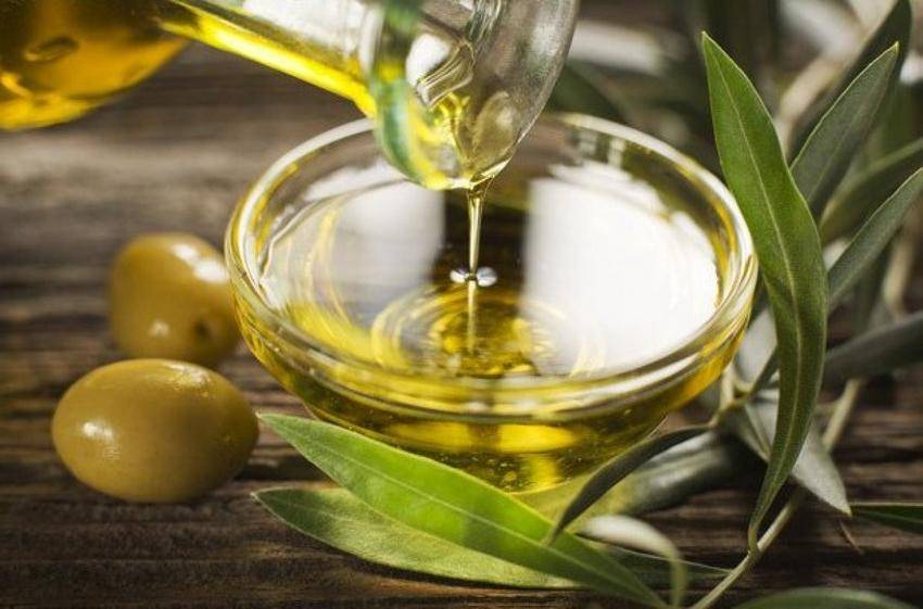 https://cdn.idntimes.com/content-images/post/20161122/olive-oil-d53b029a9db766922c894588f17779e9.jpg