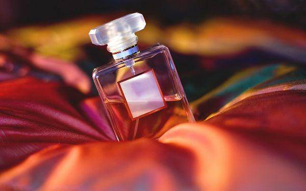 http://cdn.idntimes.com/content-images/post/20160112/parfumtheworldoffragrance-33de7f3fda80445e5838b6fa9ee9e749.jpg