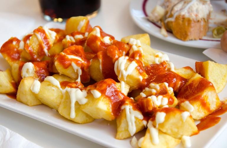 https://cdn.idntimes.com/content-images/post/20160930/patatas-bravas-e46dd8255a9d60d3e182a25d783c2815.jpg