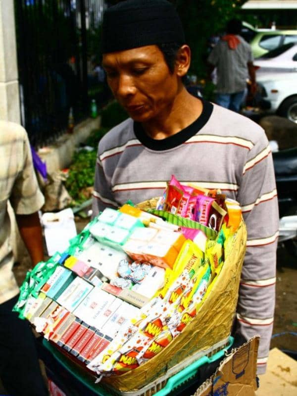 http://cdn.idntimes.com/content-images/post/20160817/pedagang-rokok-167699a790743edfdcb2ea15dbba0079.jpg