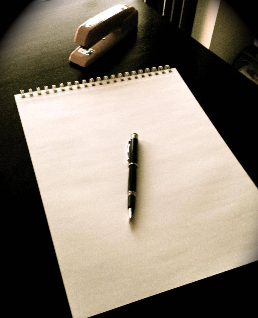 https://cdn.idntimes.com/content-images/post/20161208/pen-blank-paper-91f4a8b12d935eacda4391d9764abda9.jpg