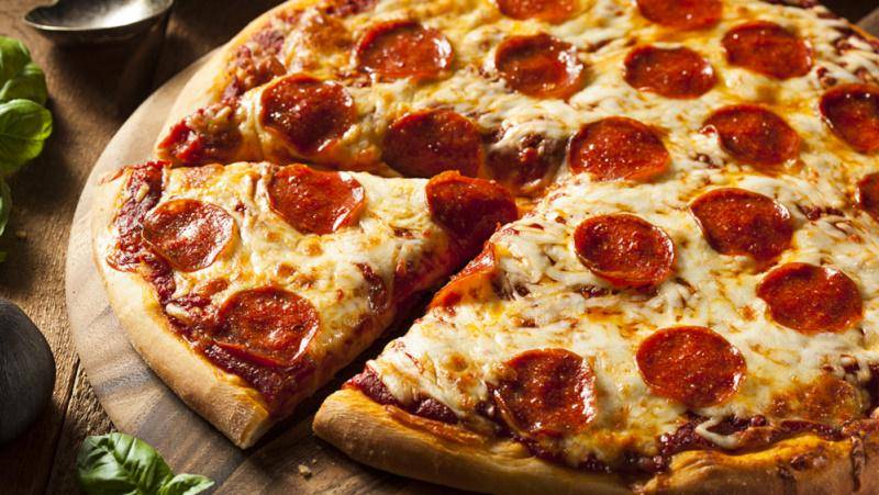 https://cdn.idntimes.com/content-images/post/20170505/pepperoni-pizza-c18df8af68b0ad5a45c3024166728e43.jpg