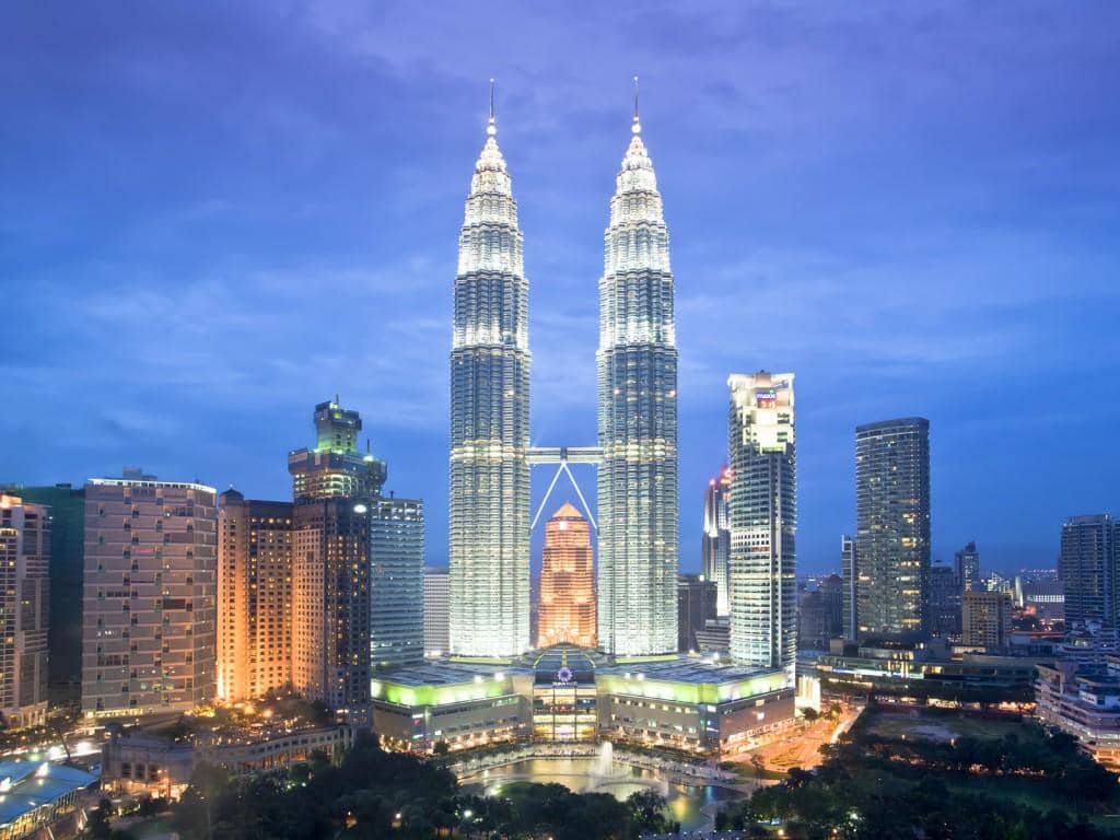 https://cdn.idntimes.com/content-images/post/20160915/petronas-towers-2-1024x768-4008584d7cd7ef68819c490afe9b31c8.jpg