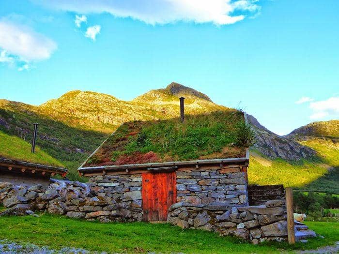 https://cdn.idntimes.com/content-images/post/20161122/pictures-of-fairy-tale-architecture-norway-2-670468522be79b51c9fb70b5f14e203a.jpg