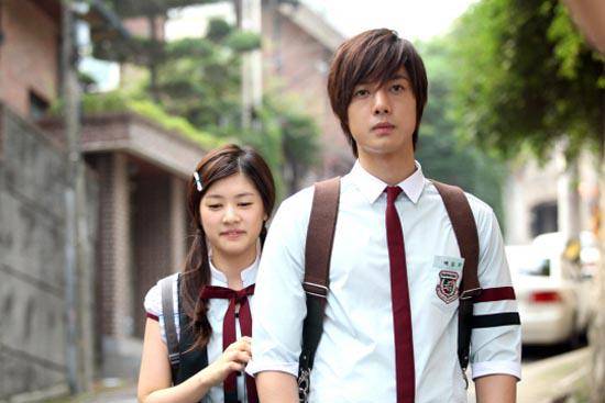 https://cdn.idntimes.com/content-images/post/20170516/playful-kiss-2e6842700d5a23c12c1dcfbdb50812b8.jpg