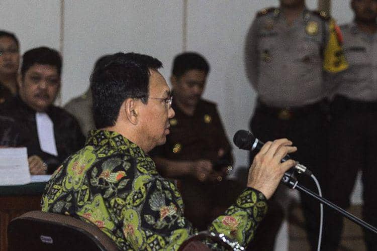 https://cdn.idntimes.com/content-images/post/20170425/pledoi-ahok-3-81105698fac4f8491cb374ec24404c58.jpeg