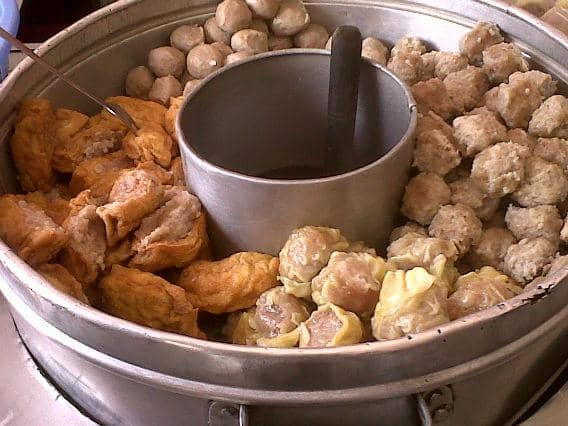 http://cdn.idntimes.com/content-images/post/20151121/poin4bakso-jalan2-co-f03e7d15c40984797530c4aa4b3a35a9.jpg