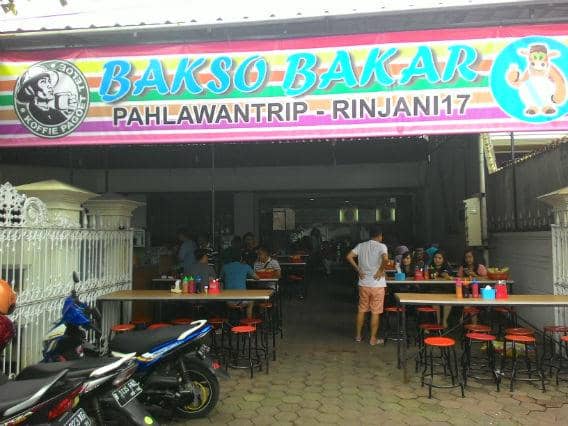 http://cdn.idntimes.com/content-images/post/20151121/poin8bakso-baksopakarpahlawantrip-co-856171ee7160c12101856b90b8af7a6a.jpg