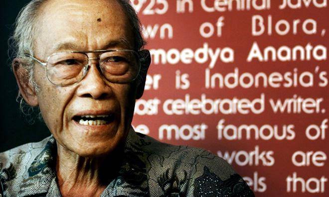 http://cdn.idntimes.com/content-images/post/20160804/pramoedya-ananta-topengkayu-43fdc63dab5c5ade530fbf07f7d6bfb9.jpg