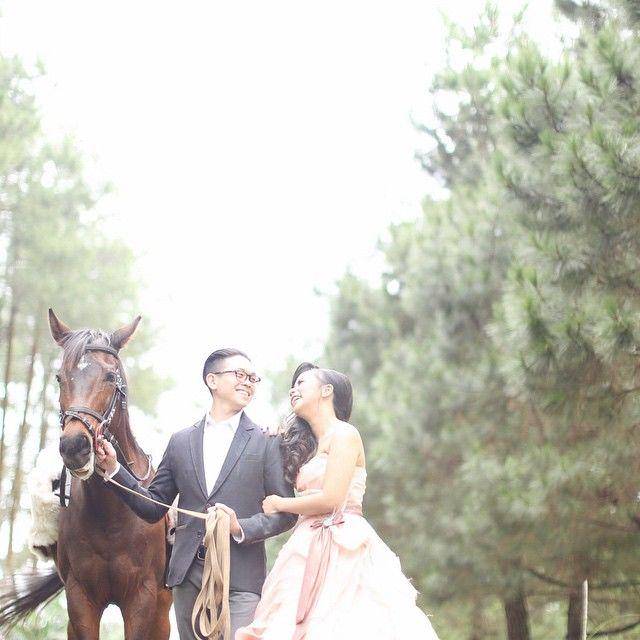 http://cdn.idntimes.com/content-images/post/20160215/preweddingbandung-c471d657e9cf880c8a7a92c4cfb94a7e.jpg