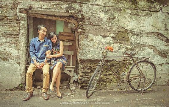 http://cdn.idntimes.com/content-images/post/20151117/prewedjalankaret-9e73eb919dddeb3cfa7e6bd892866a22.jpg