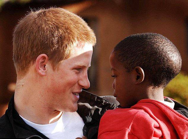 https://cdn.idntimes.com/content-images/post/20161219/prince-harry-lesotho-2-838e3775705595c03e58c5abf77d75f8.jpg
