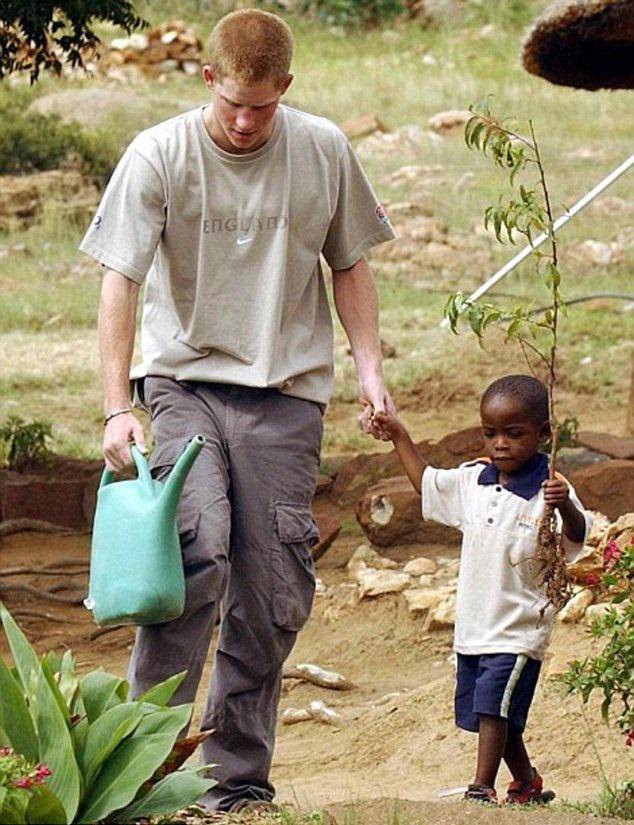 https://cdn.idntimes.com/content-images/post/20161219/prince-harry-lesotho-c4e948e51d3b7e18dc419f716fe1b61f.jpg