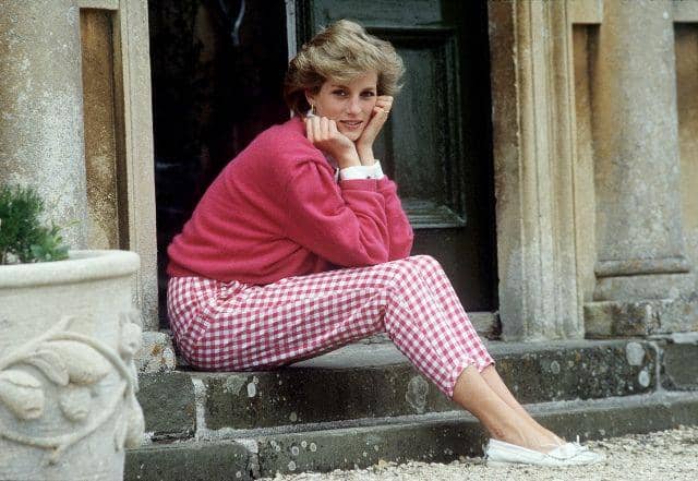 http://cdn.idntimes.com/content-images/post/20160314/princess-diana-styletrans-070113-13-1372710105-c6bc8995f9443b61a4596bde41bf8847.jpg