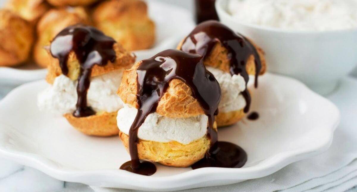 https://cdn.idntimes.com/content-images/post/20170420/profiterole-757d982d707926e85bd48508613fccb2.jpg