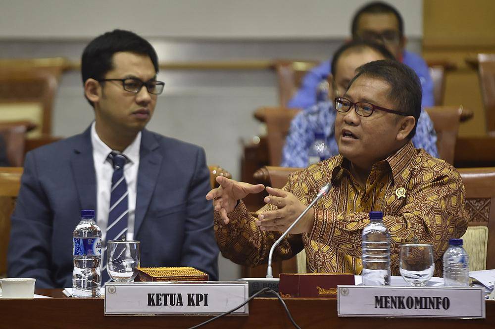 https://cdn.idntimes.com/content-images/post/20161015/proses-perpanjangan-ipp-10-televisi-swasta-031016-pus-1-2ff4dd0233d979e2828dad0ab756040b.jpg