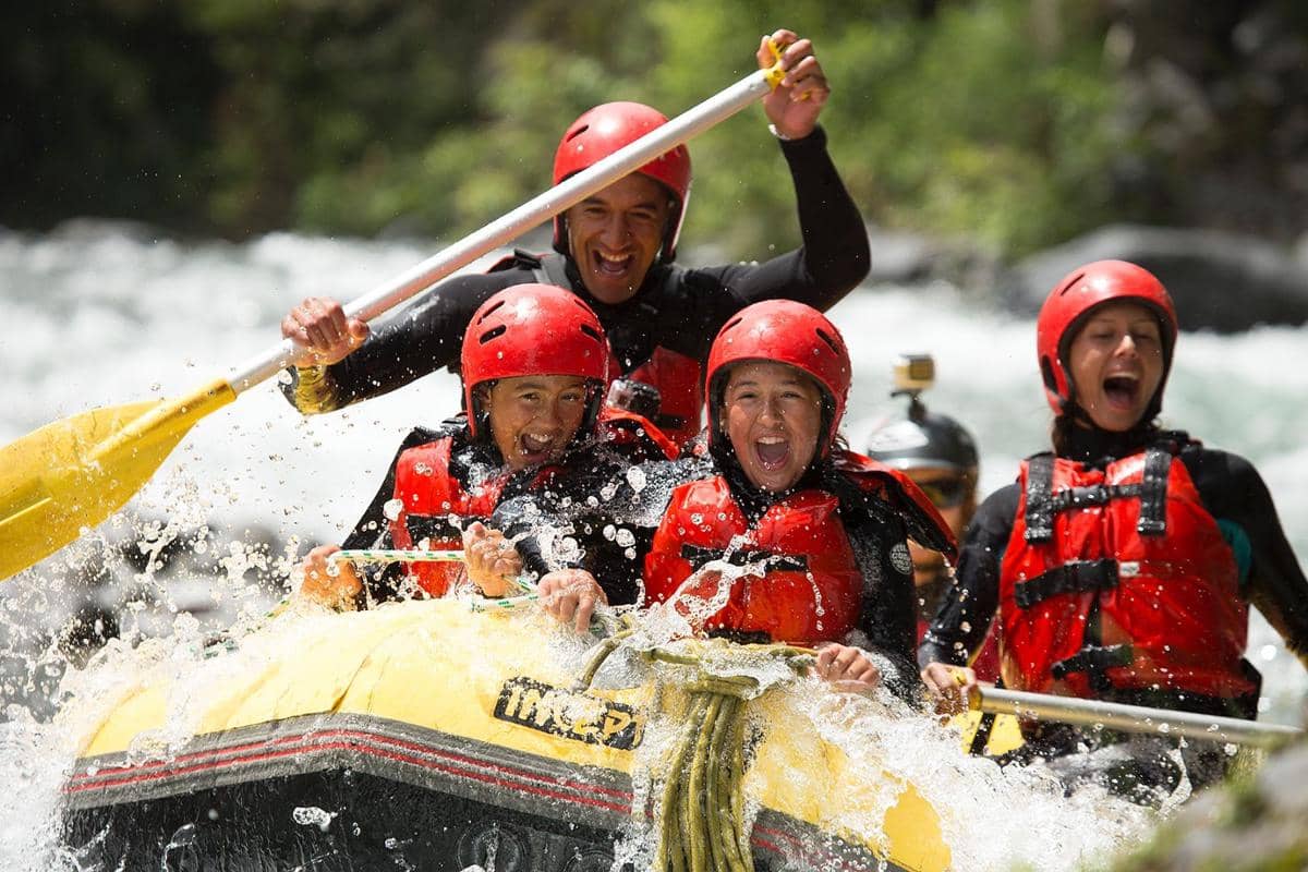 http://cdn.idntimes.com/content-images/post/20160205/rafting-4ab21ab5dccaebaa2991f97a014f6b75.jpg