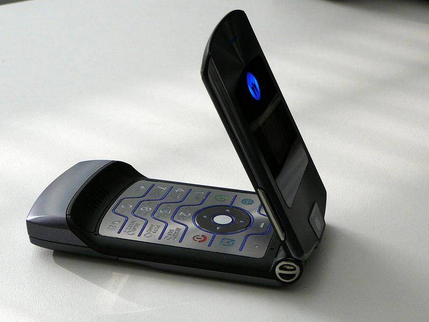 https://cdn.idntimes.com/content-images/post/20170417/razr-1-ab2d3884101f9d5b75a8b33806147e05.jpg