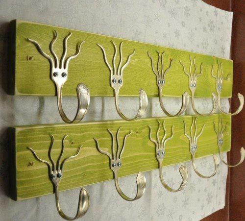 https://cdn.idntimes.com/content-images/post/20170125/recycling-ideas-funny-clothes-hangers-old-cutlery-3a29c13e73f52b7c245b99dc9ff476e7.jpg