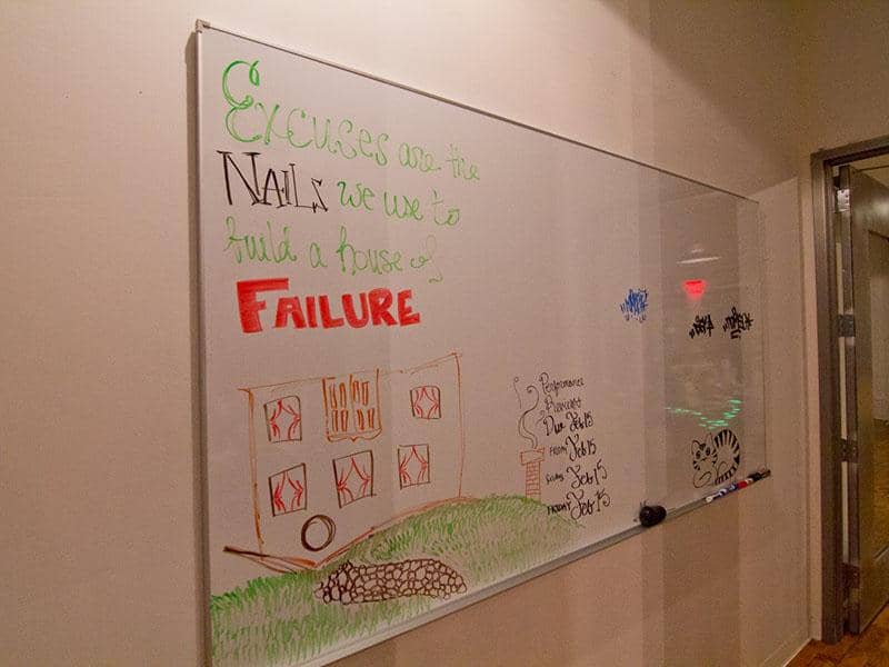 https://cdn.idntimes.com/content-images/post/20170331/remove-permanent-marker-from-dry-erase-boards-25d1d540b2e9325d606e491b12406e75.jpg
