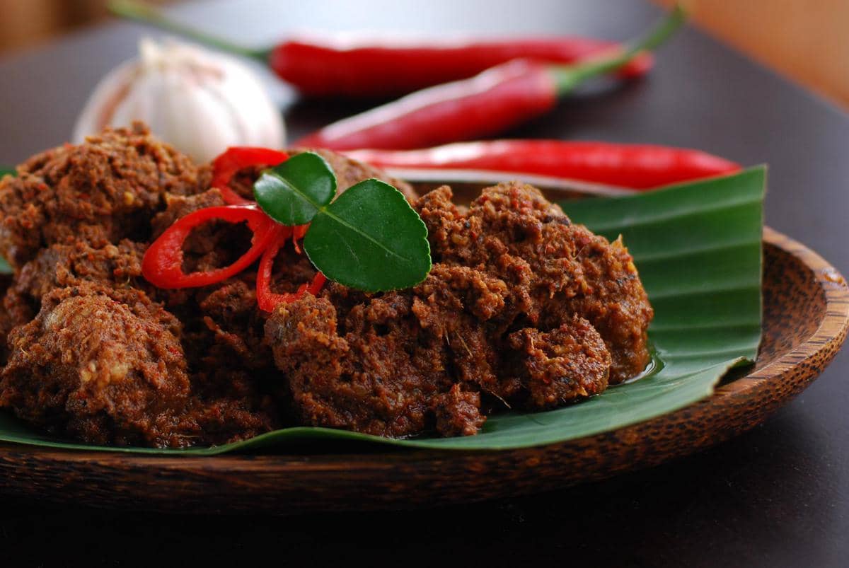 https://cdn.idntimes.com/content-images/post/20170104/rendang-3ccaebddb008124e698292a41534dd7e.jpg