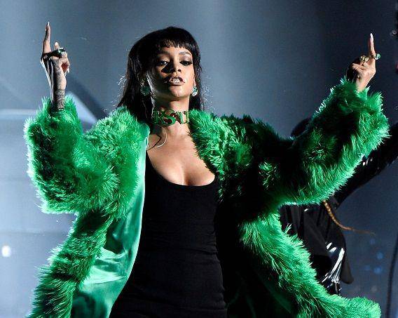http://cdn.idntimes.com/content-images/post/20160111/rihanna2-e9e31e009ca8640b322a049271c37e15.jpg